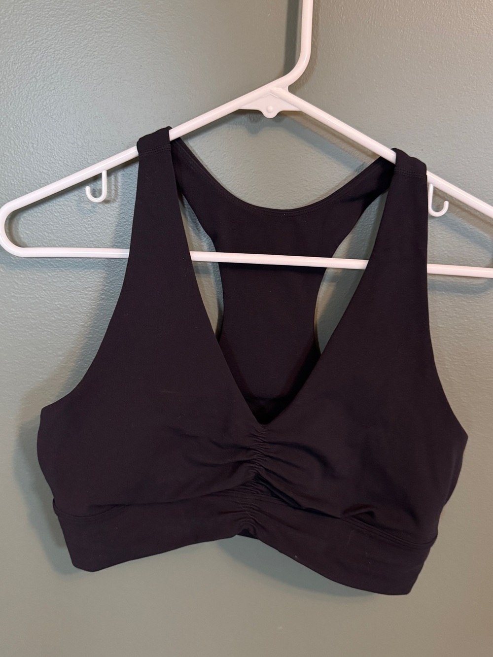Women’s Zella Black Scrunch V Sports Bra Top
